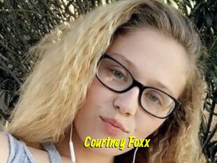 Courtney_Foxx