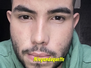 Nieganduquette