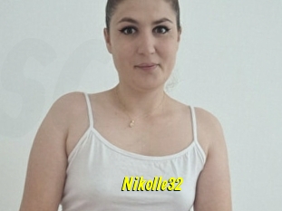 Nikolle32