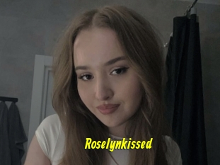 Roselynkissed