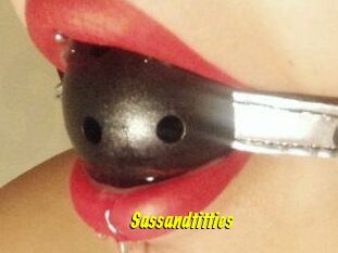 Sassandtitties