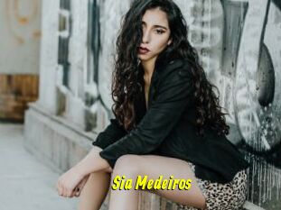 Sia_Medeiros