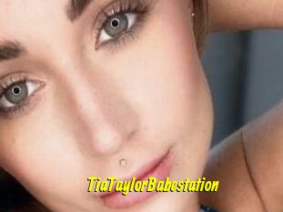 TiaTaylorBabestation