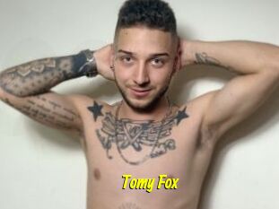 Tomy_Fox